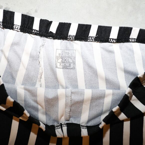 Black White Stripe Biker Shorts Summer Casual Workout Mini Shorts Size Medium‎ - Picture 3 of 3